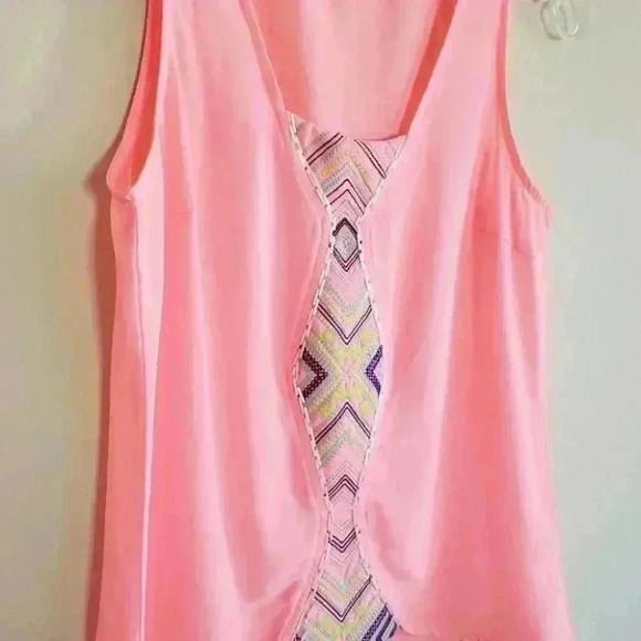 Lulumari Coral beaded semi fitted tank top size small - Picture 5 of 12